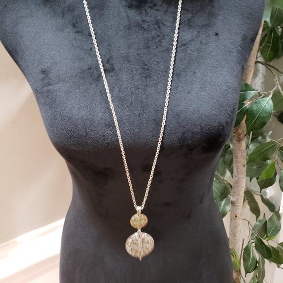 Womens Fashion Silver Round Ornate Openwork Pendant Necklace with Lobster Clasp - Picture 1 of 7